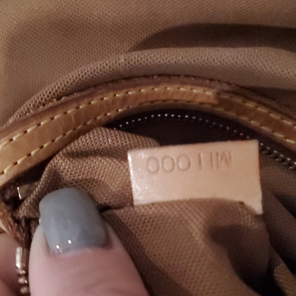 Louis Vuitton Mini Looping - Picture 5 of 5